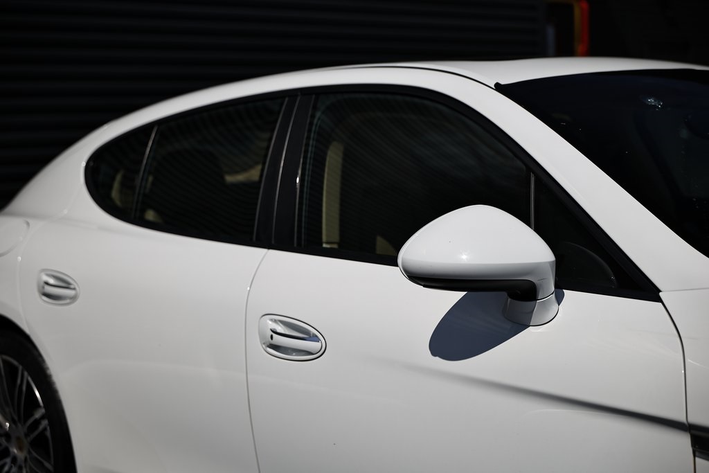 2015 Porsche Panamera Base photo 13