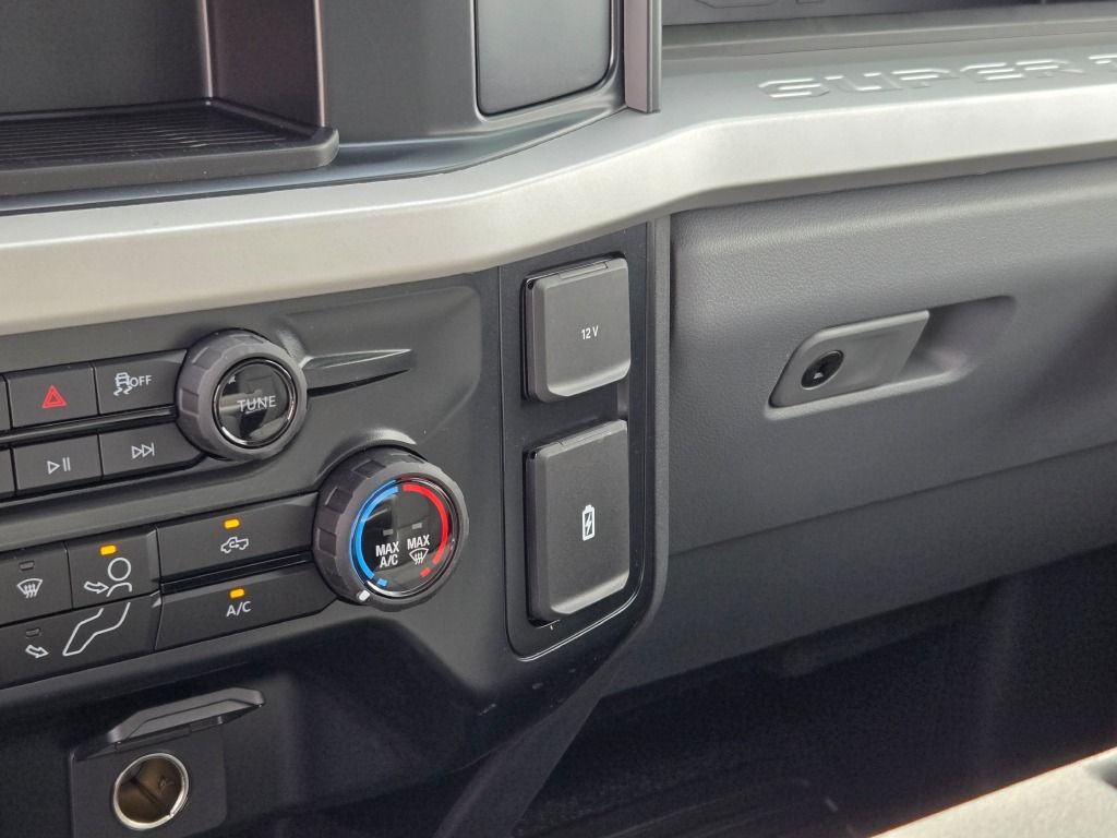2026 Ford F-250 photo 27