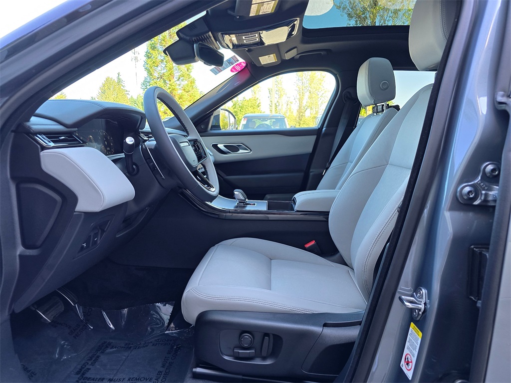 2026 Land Rover Range Rover Velar SE photo 19