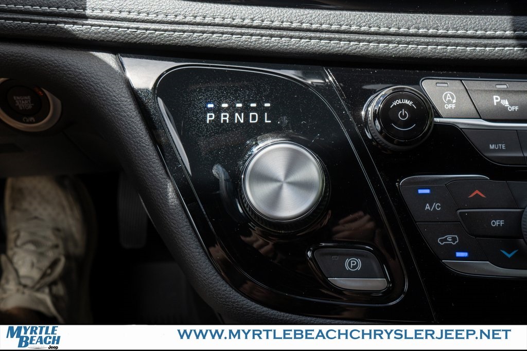 2026 Chrysler Pacifica photo 23
