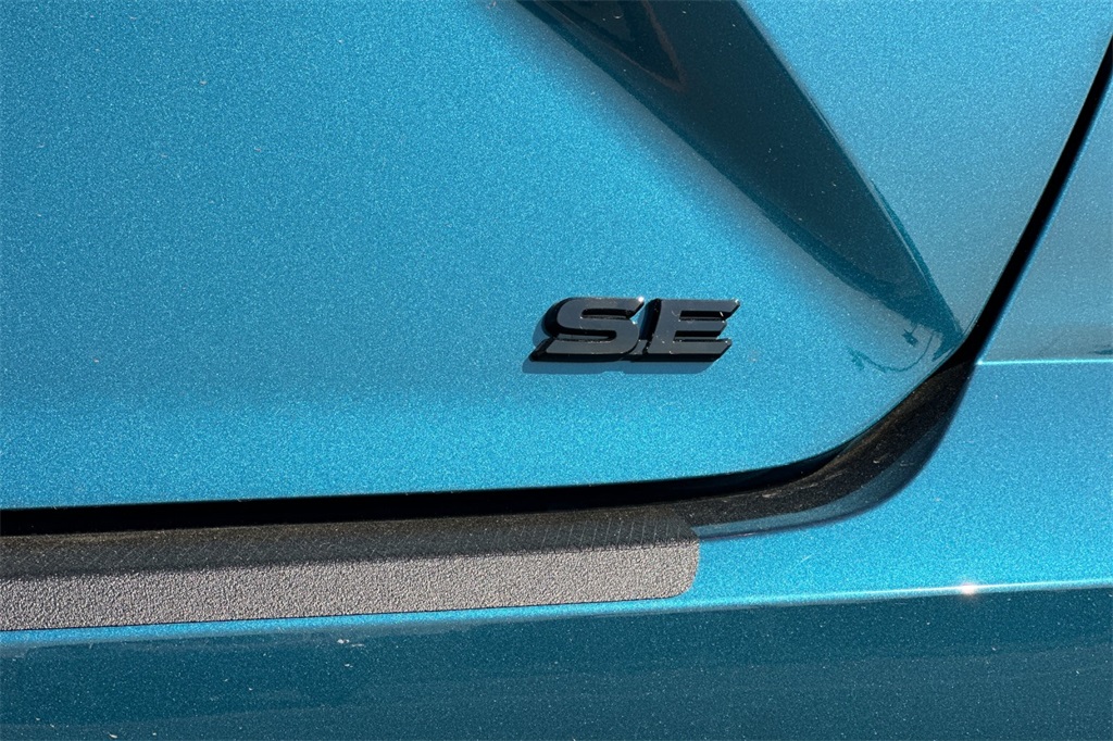 2025 Toyota Camry SE photo 25