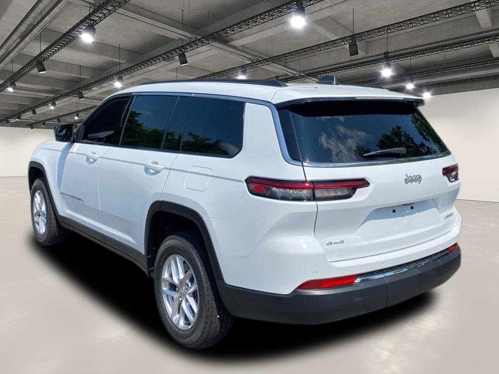 2025 Jeep Grand Cherokee Laredo X photo 3