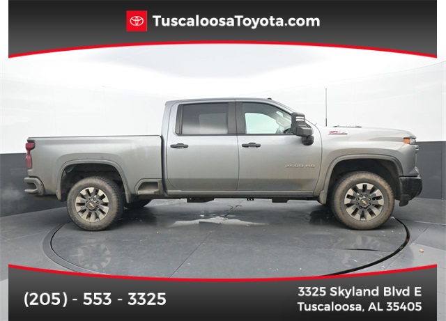 2024 Chevrolet Silverado HD Custom's photo