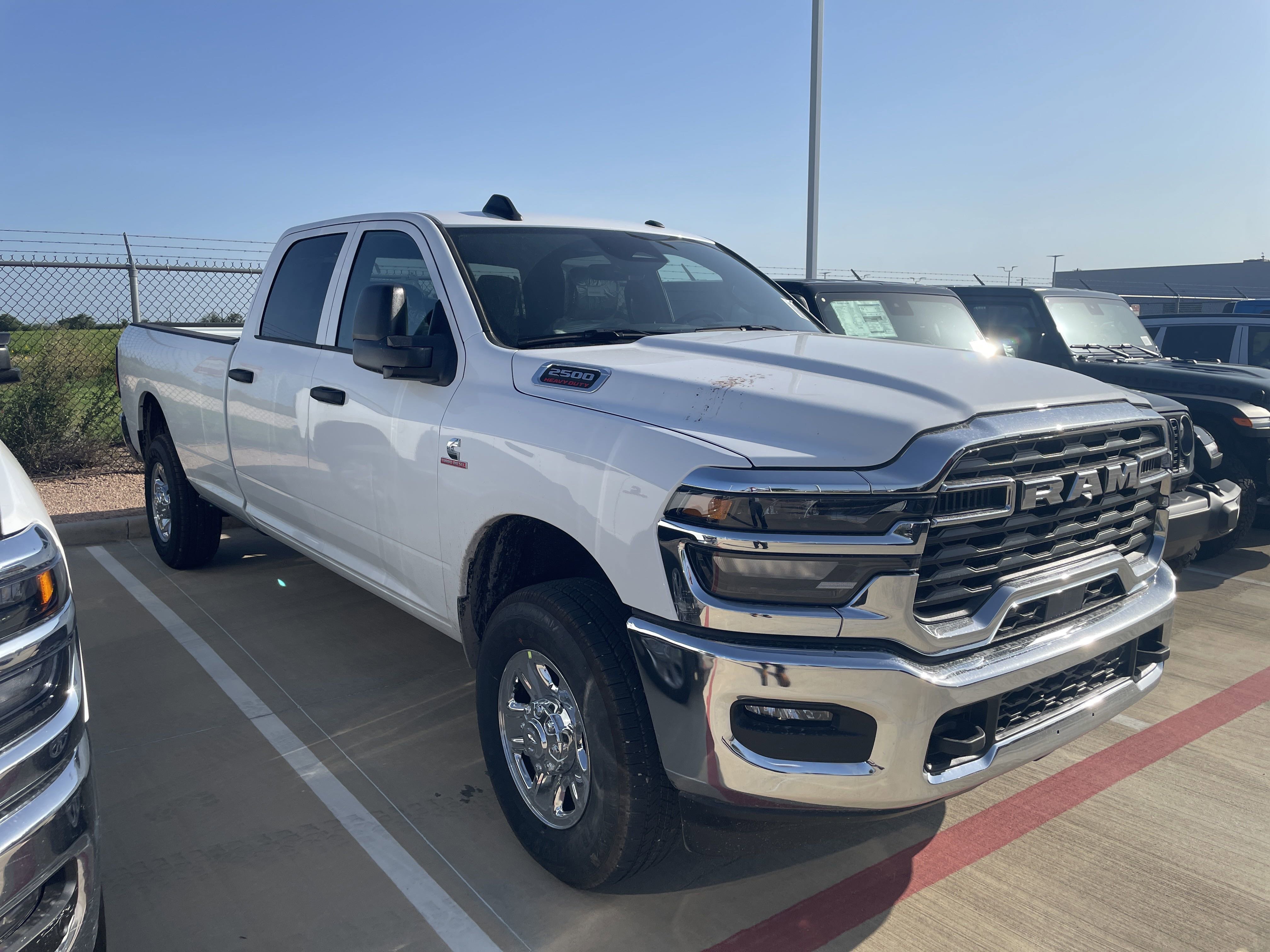 2025 Ram 2500 Tradesman photo 2