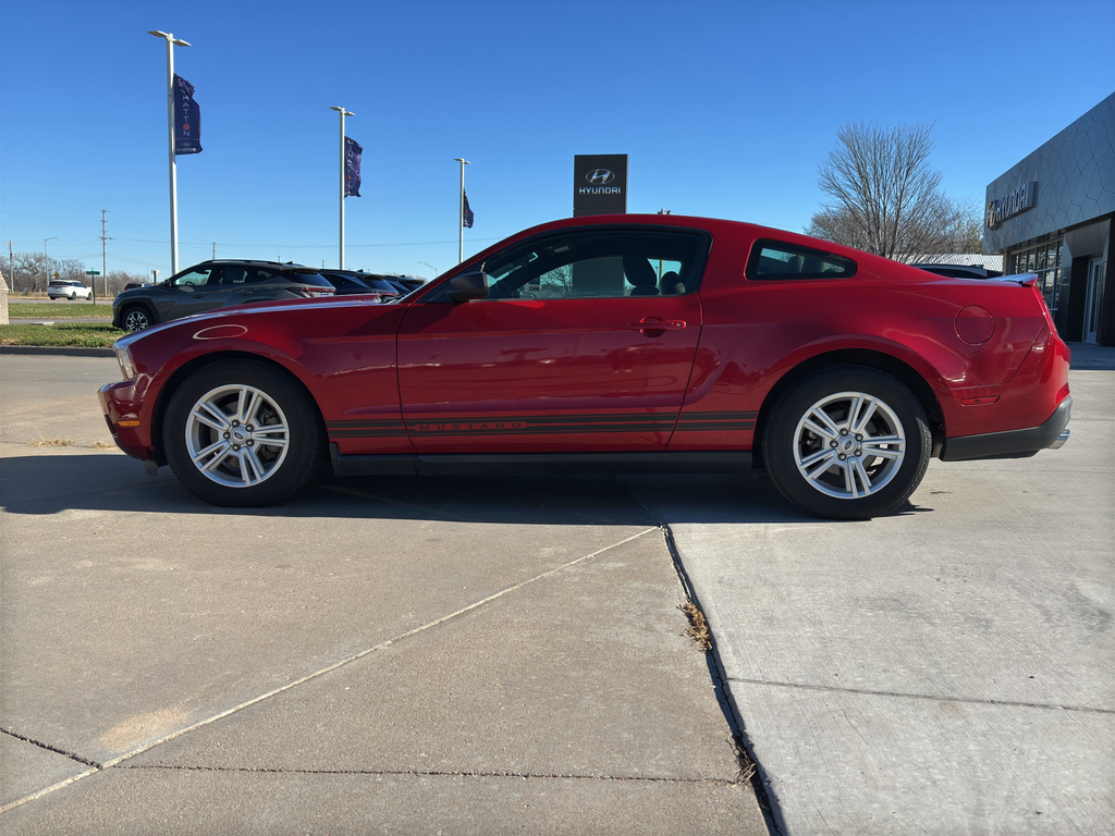 2011 Ford Mustang V6 photo 4