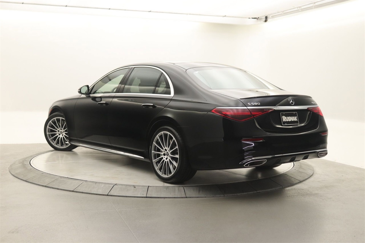 2025 Mercedes Benz S 580 4MATIC photo 2