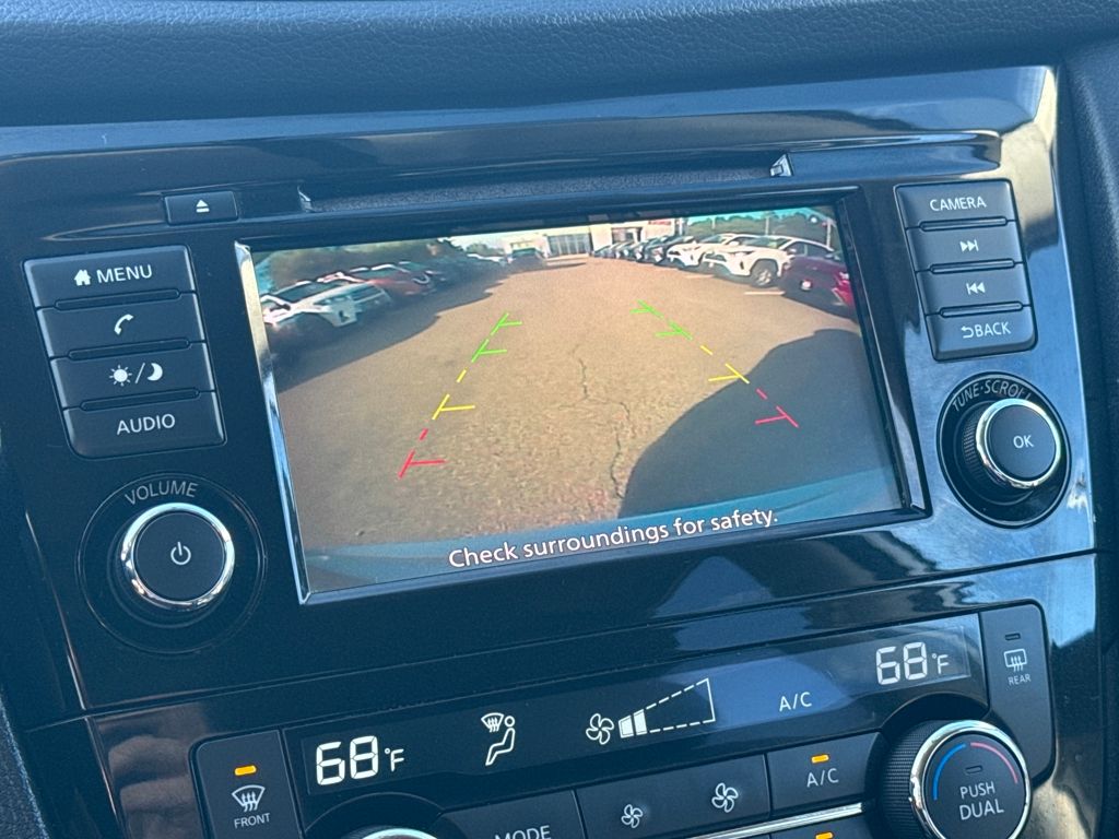2018 Nissan Rogue SV photo 4