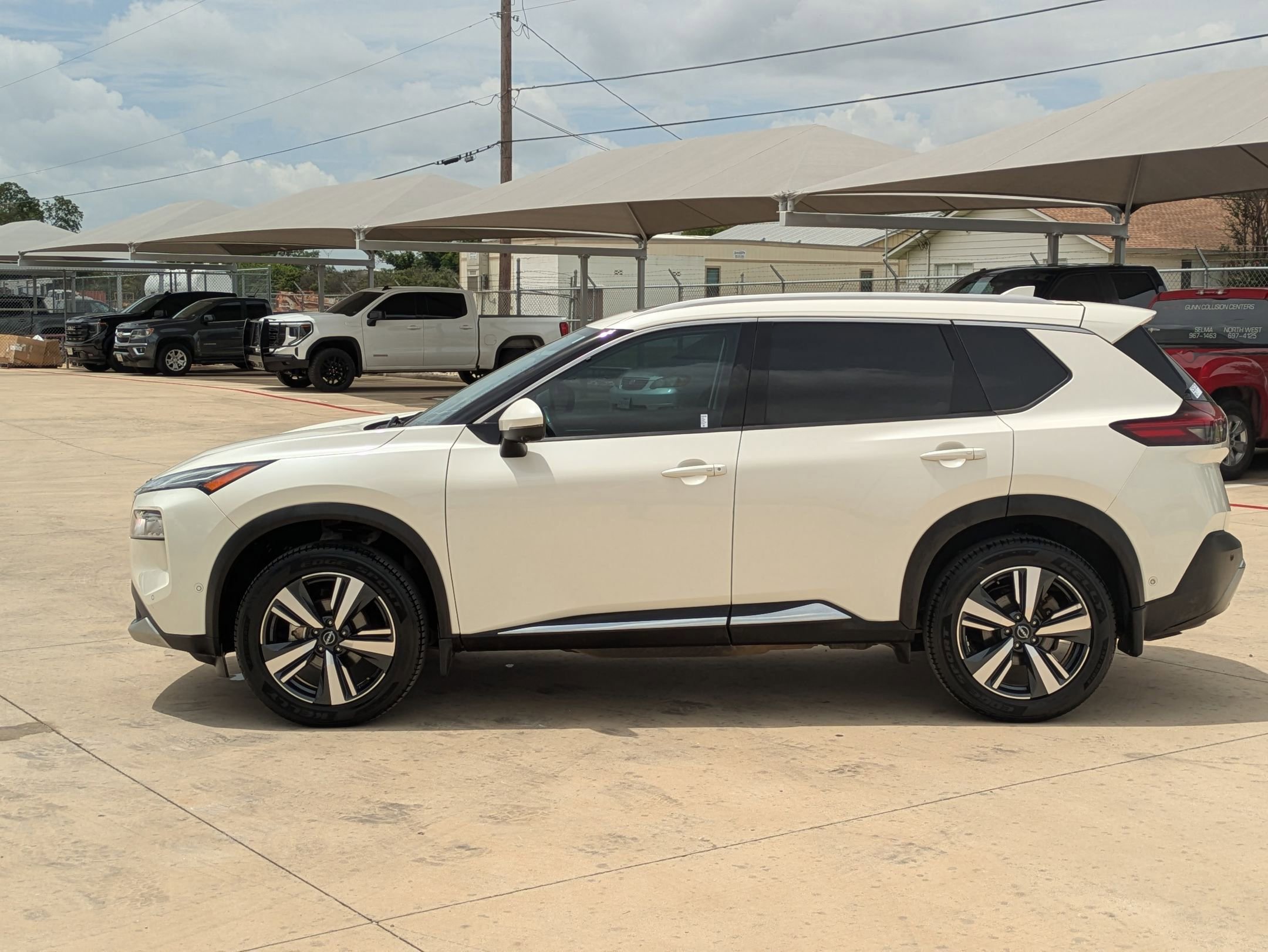 2022 Nissan Rogue Platinum photo 4