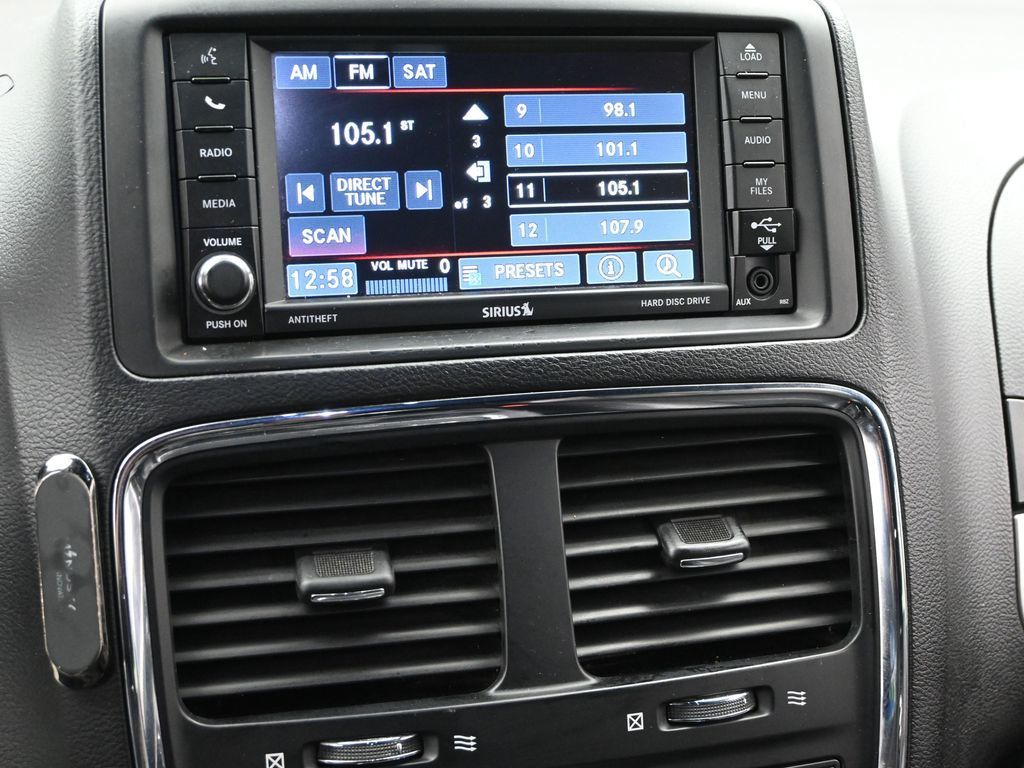 2016 Dodge Grand Caravan R/T photo 14