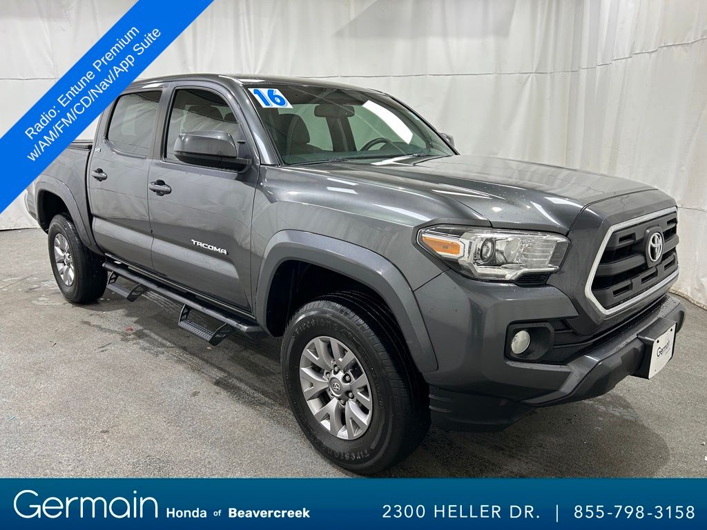 2016 Toyota Tacoma SR5's photo