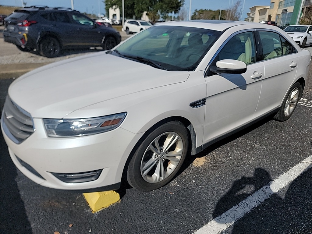 2014 Ford Taurus SEL's photo
