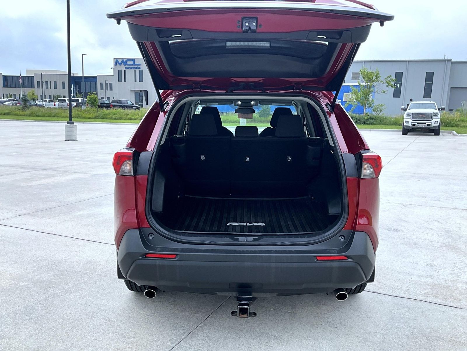 2022 Toyota RAV4 LE photo 9
