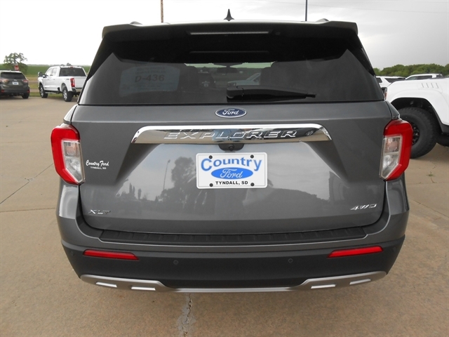 2023 Ford Explorer XLT photo 3