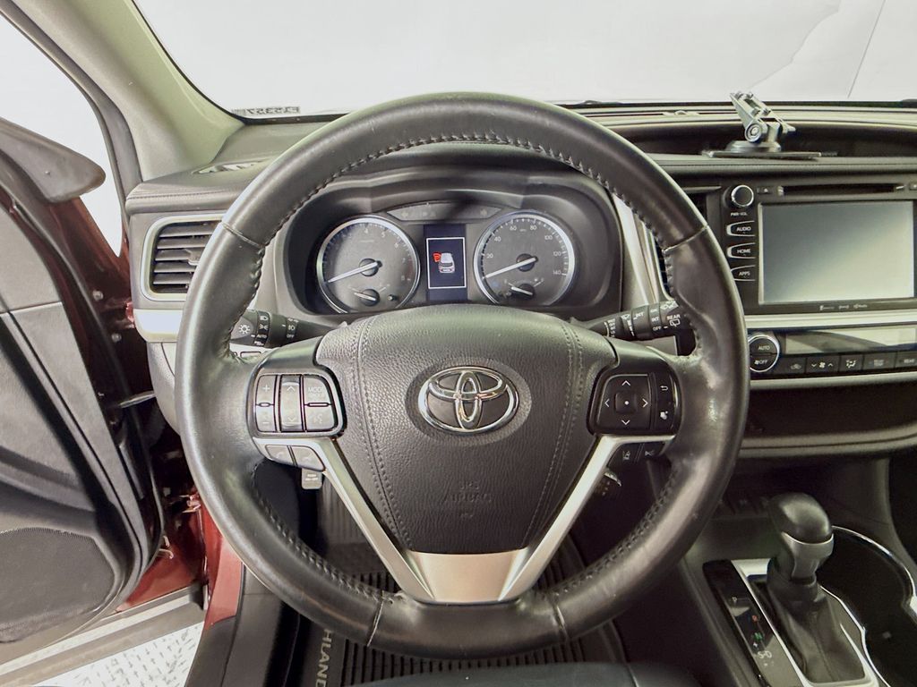 2019 Toyota Highlander XLE photo 16