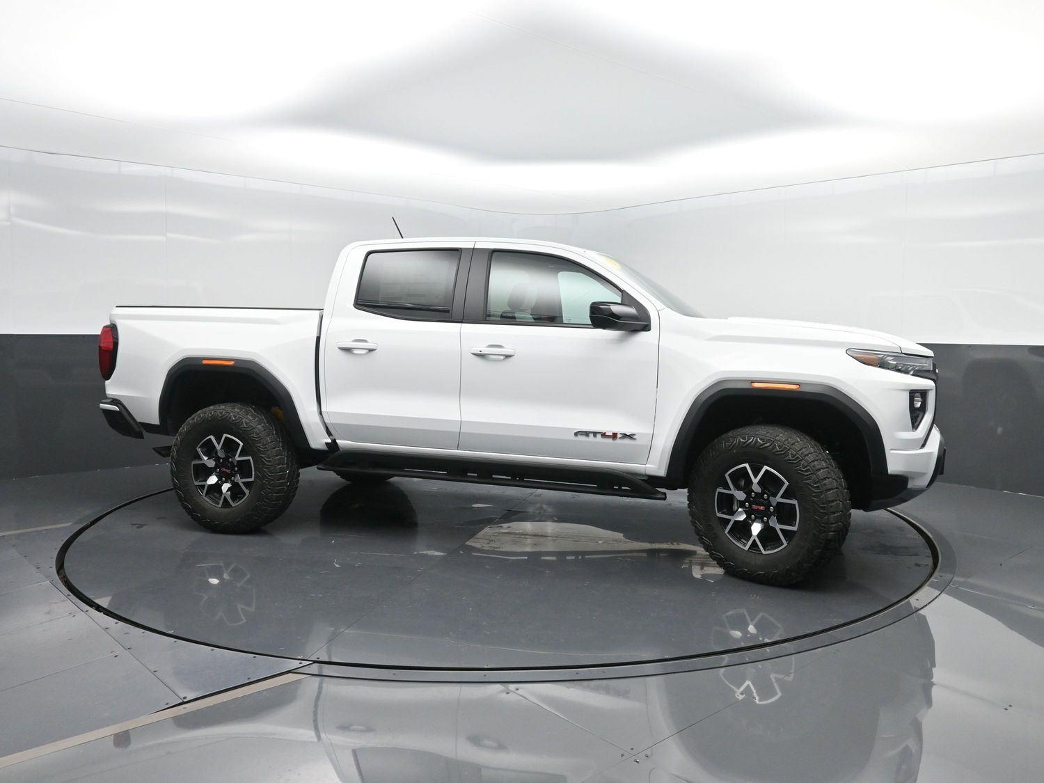 2025 Gmc Canyon AT4 photo 3