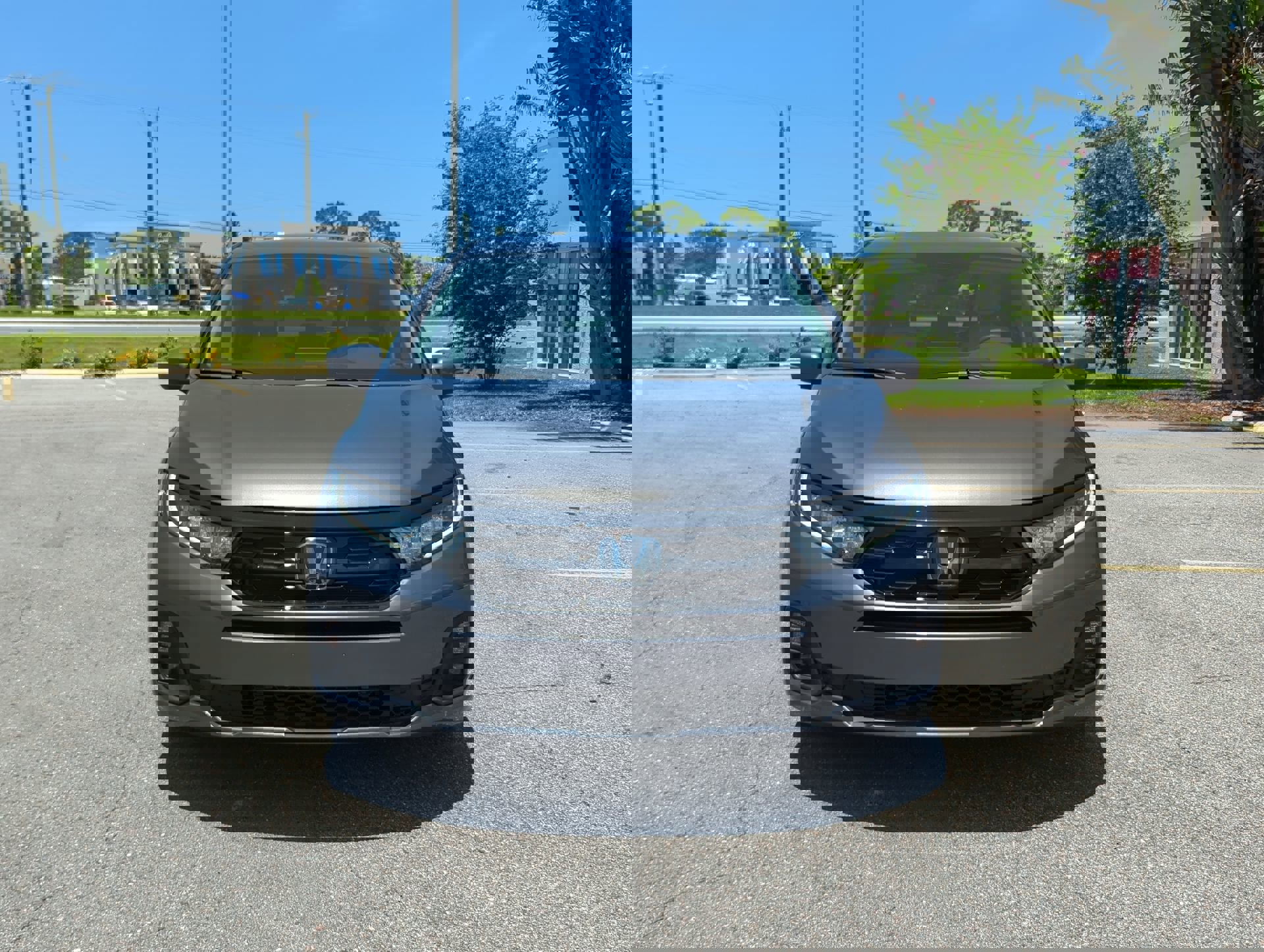 2025 Honda Odyssey Touring photo 3