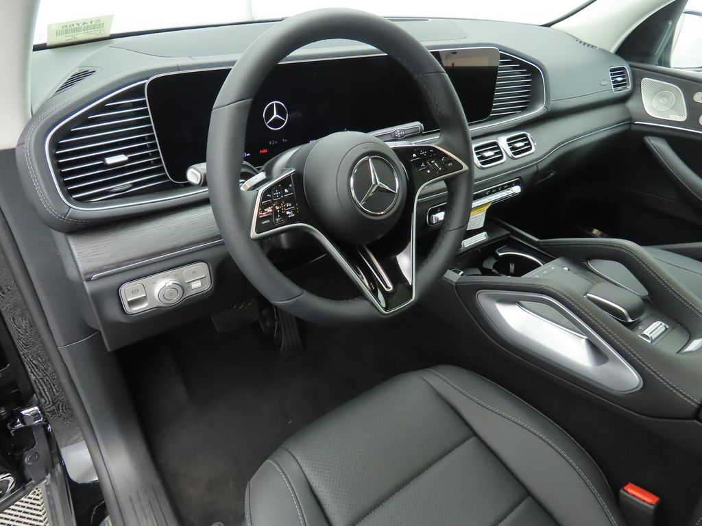 2026 Mercedes Benz GLS 450 4MATIC photo 8