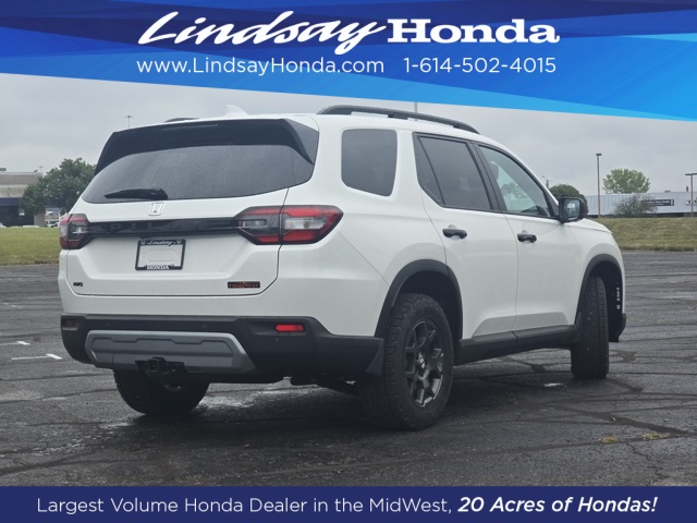2025 Honda Pilot TrailSport photo 3