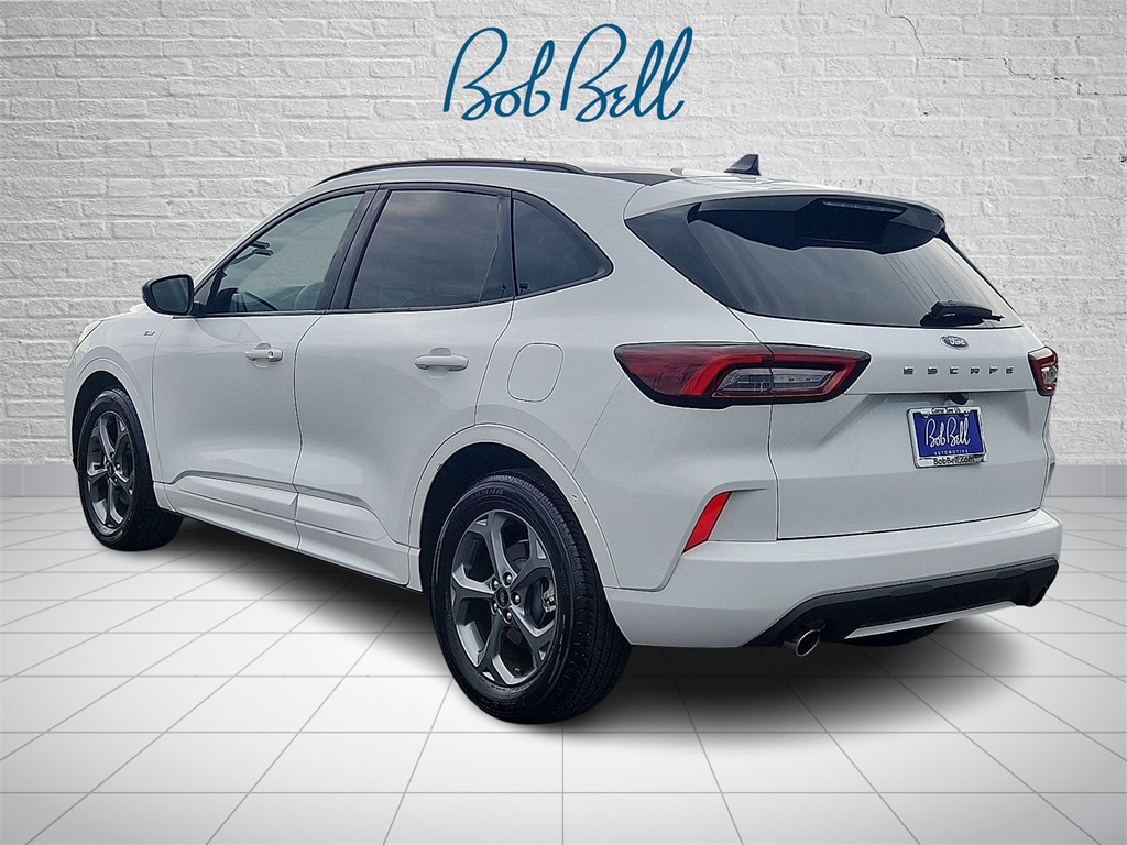 2023 Ford Escape ST-Line photo 4