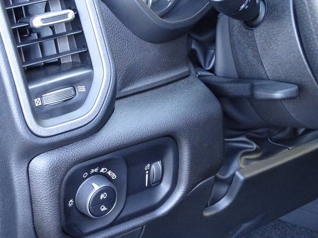 2025 Ram 1500 Tradesman photo 13