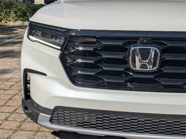 2025 Honda Pilot TrailSport photo 8