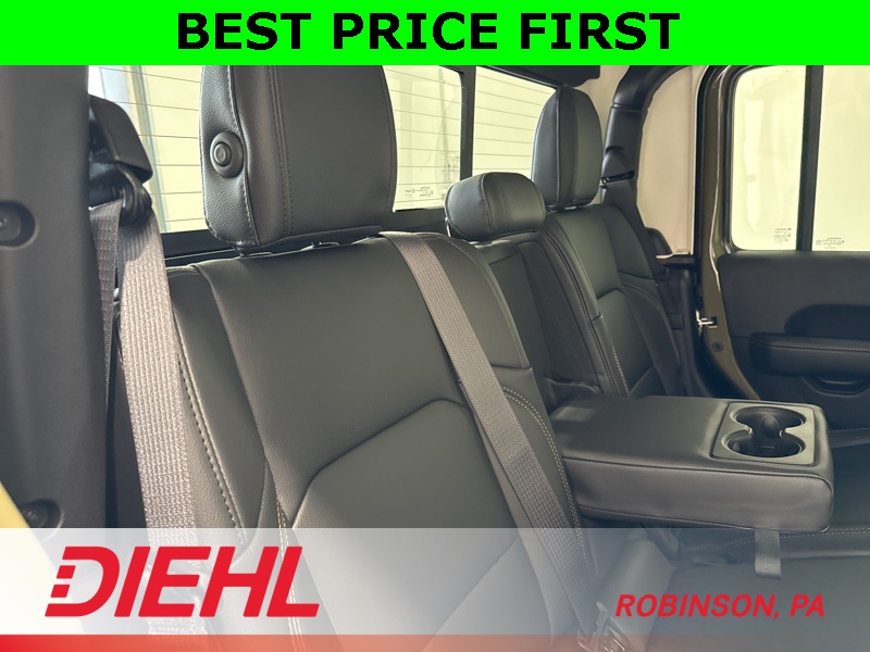 2025 Jeep Gladiator Sport photo 2