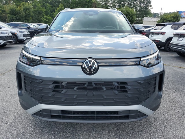 2025 Volkswagen Tiguan SE photo 2