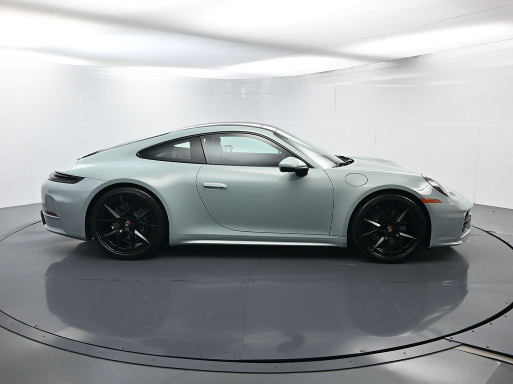 2025 Porsche 911 photo 13
