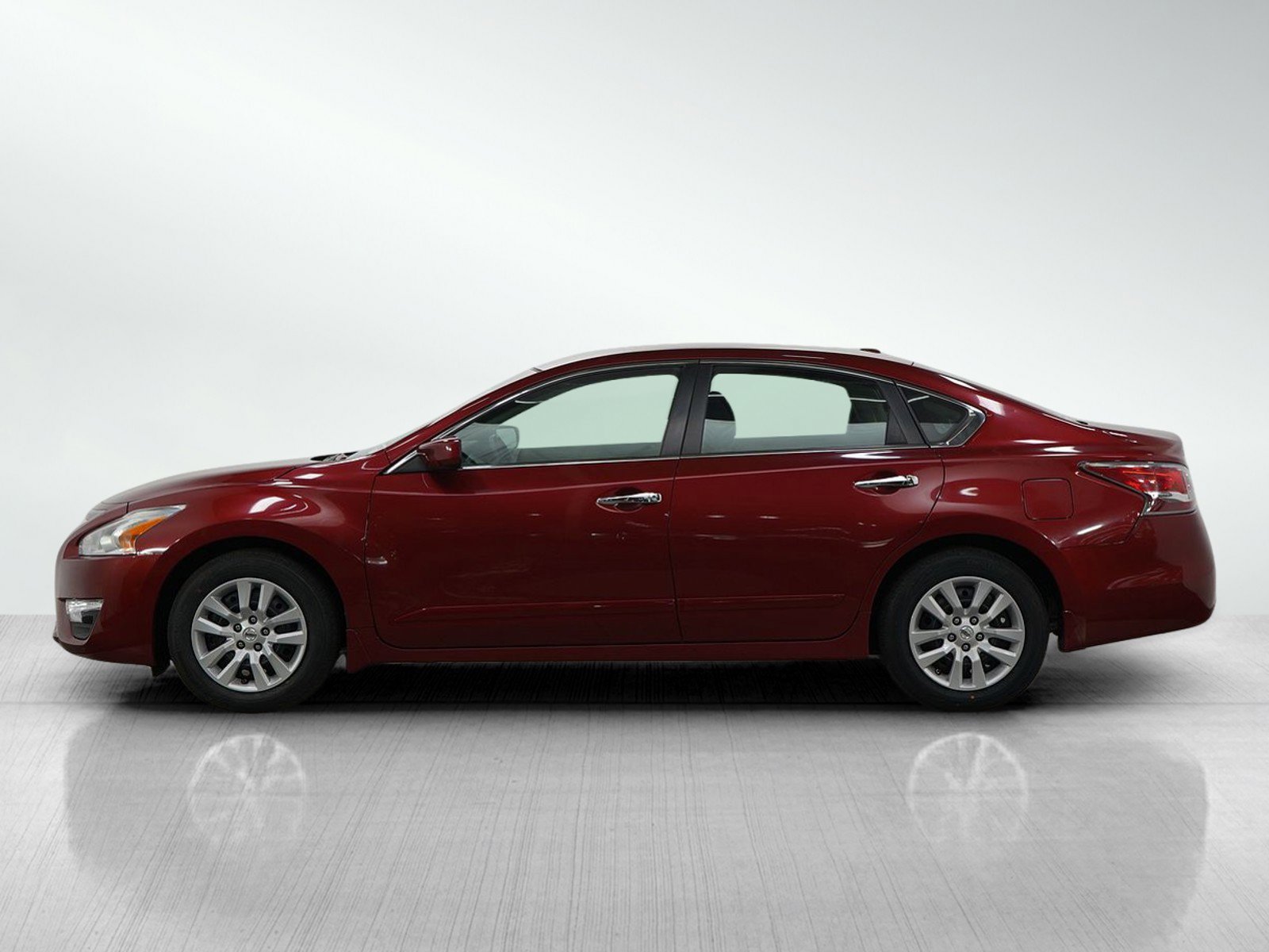 Used 2014 Nissan Altima S with VIN 1N4AL3AP9EC902070 for sale in Bloomington, Minnesota