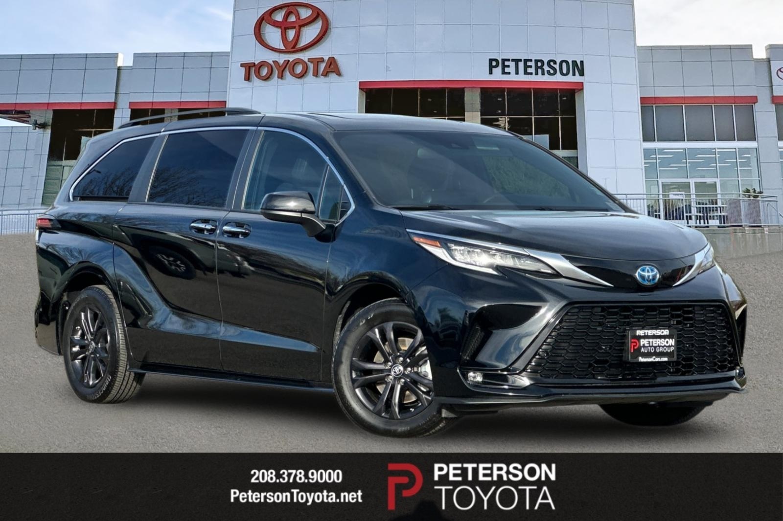 2024 Toyota Sienna XSE's photo