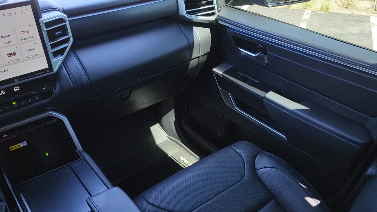 2023 Toyota Sequoia Platinum photo 7