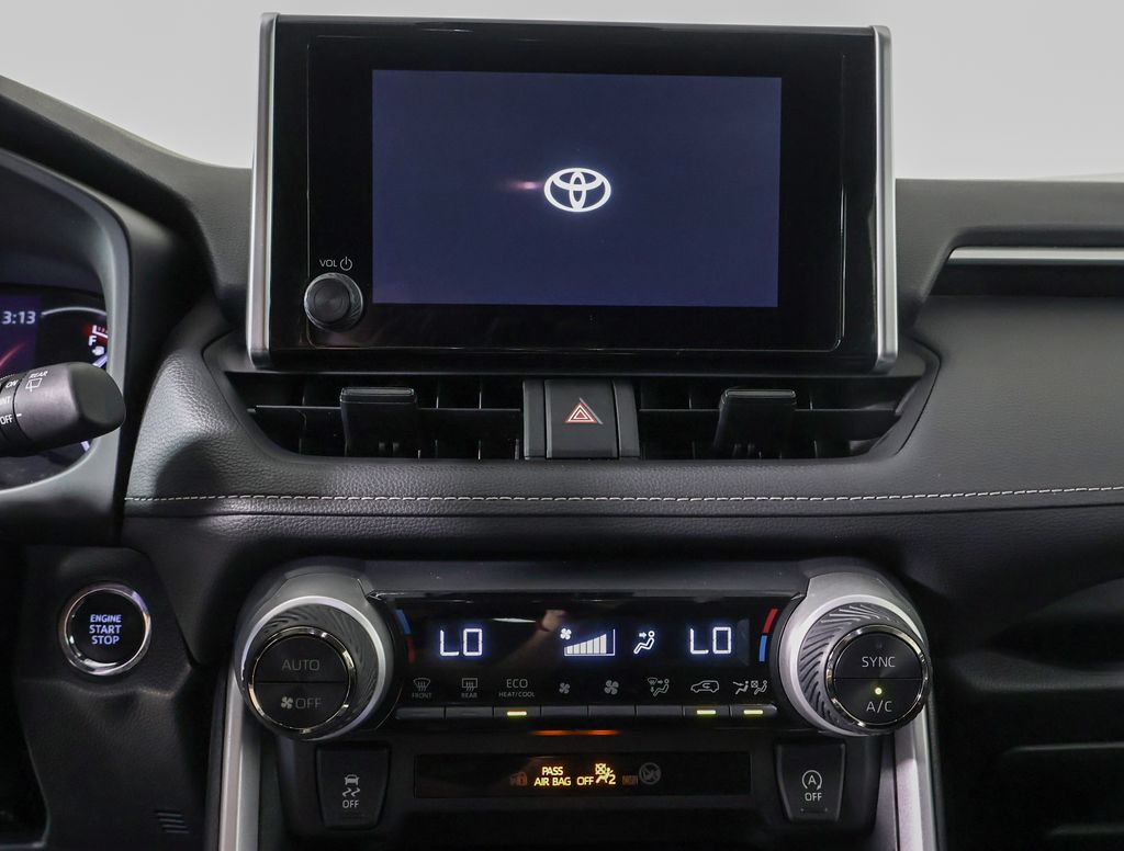 2024 Toyota RAV4 XLE photo 9
