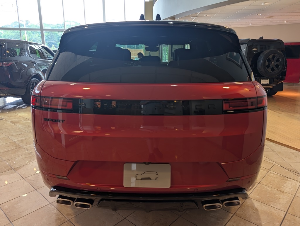 2025 Land Rover Range Rover Sport SE photo 4