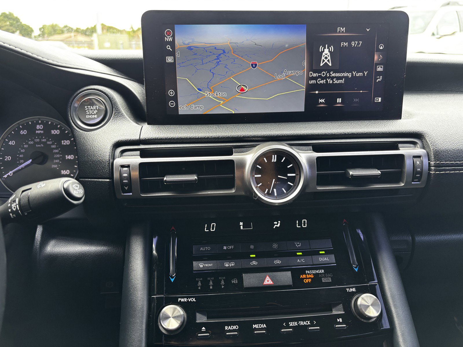 2021 Lexus IS 300 photo 9