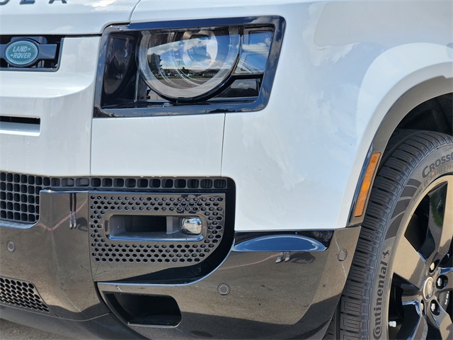2025 Land Rover Defender 130 V8 photo 5