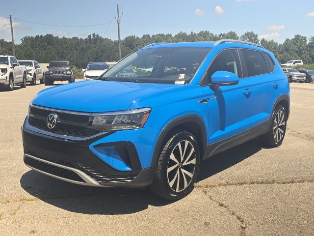 2022 Volkswagen Taos SE's photo