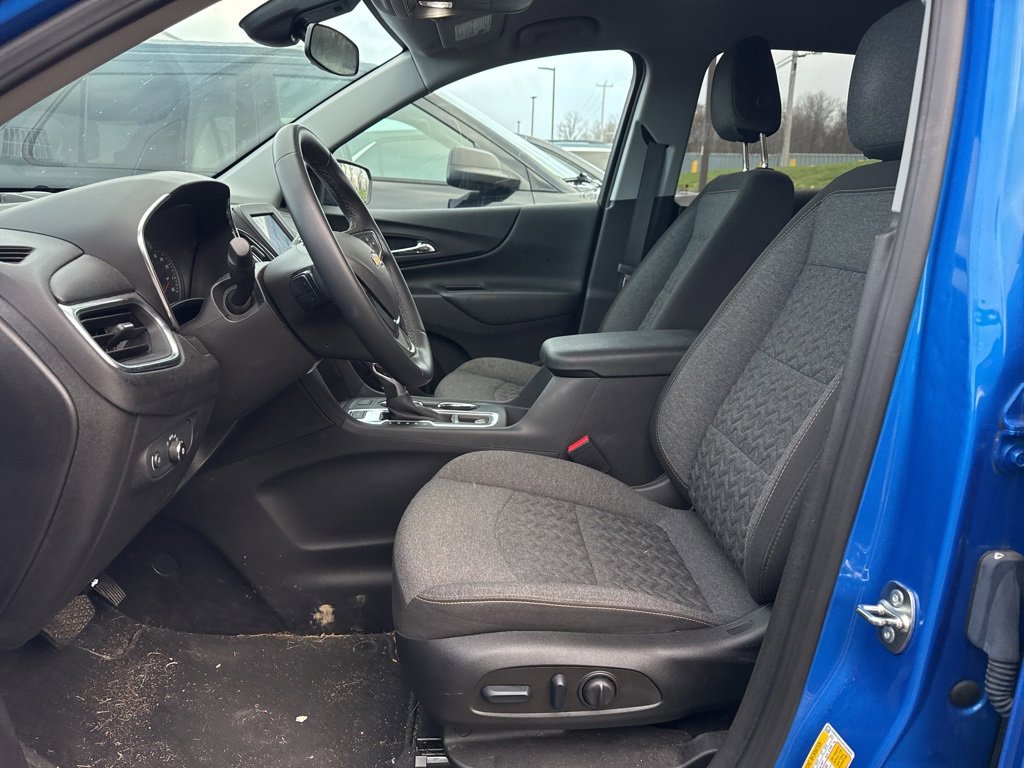 2024 Chevrolet Equinox LT photo 3