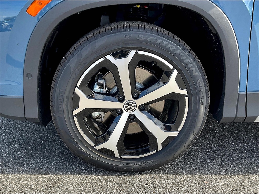 2025 Volkswagen Tiguan SE photo 4
