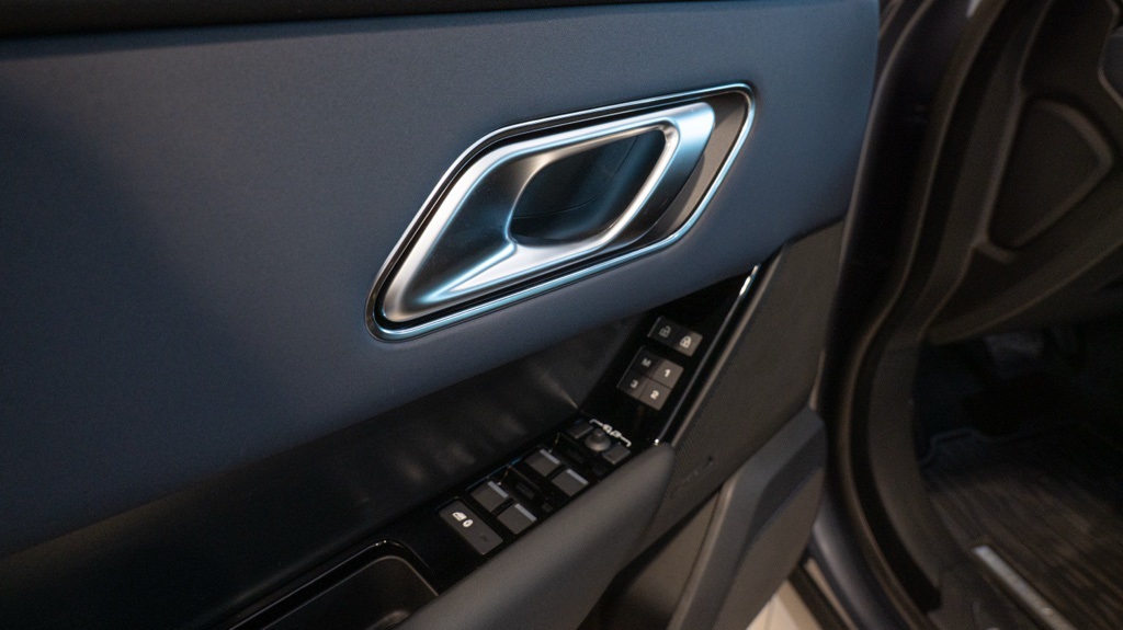 2026 Land Rover Range Rover Velar S photo 11