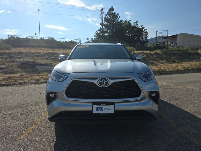2024 Toyota Highlander XLE photo 2
