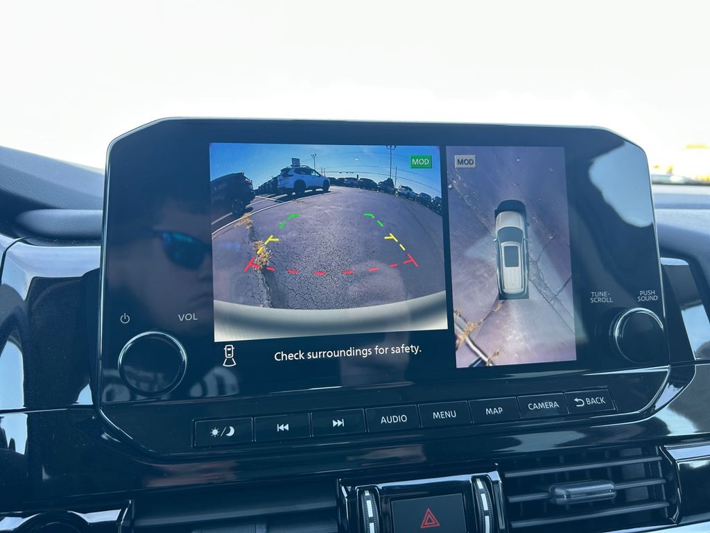 2025 Nissan Pathfinder SL photo 19