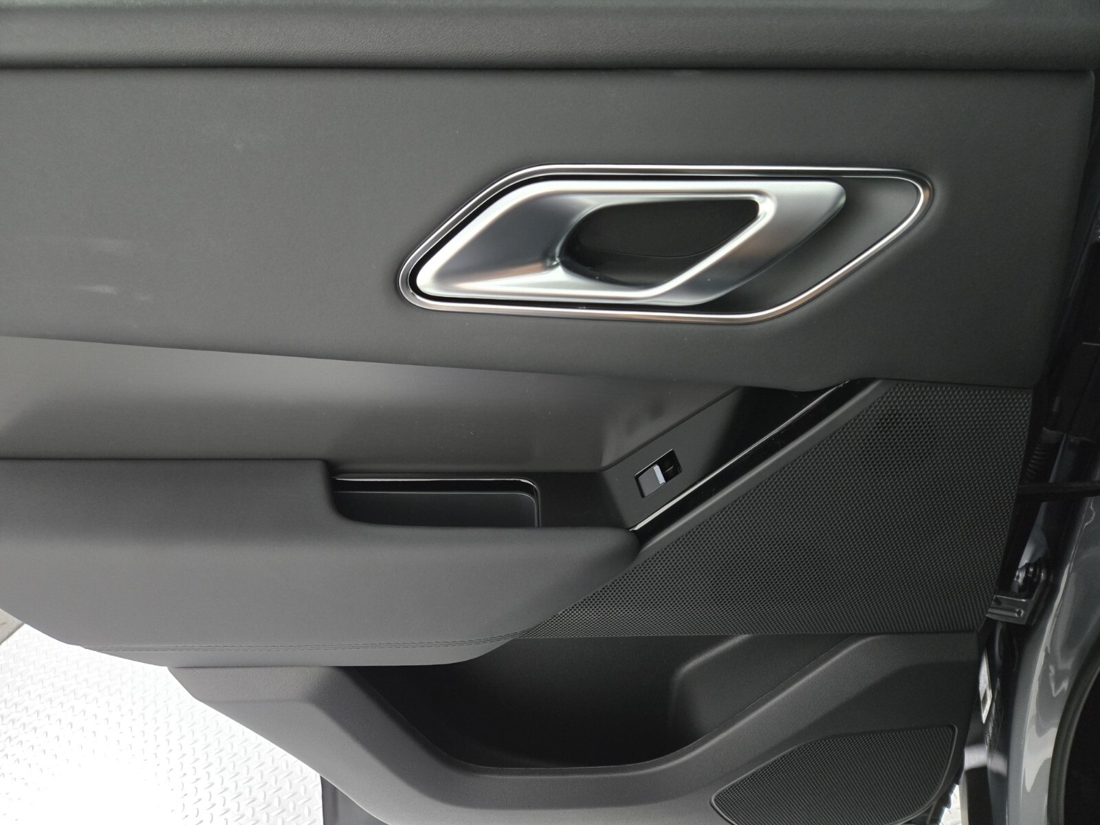 2026 Land Rover Range Rover Velar Velar P250 S photo 20