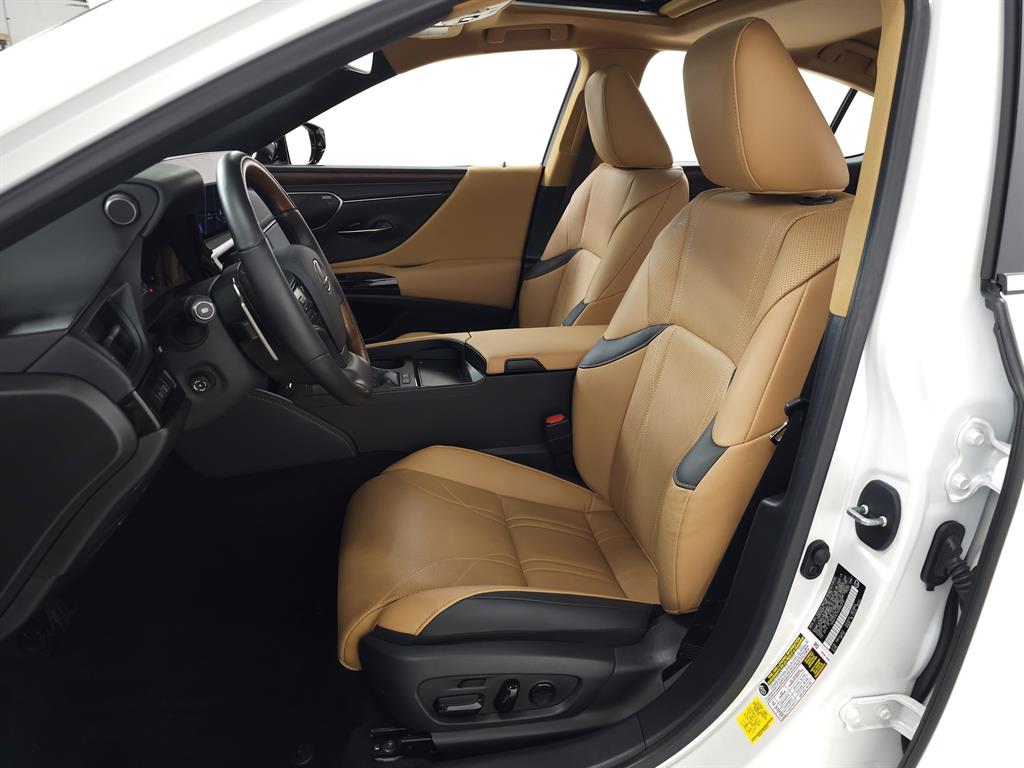 2025 Lexus ES Luxury photo 15