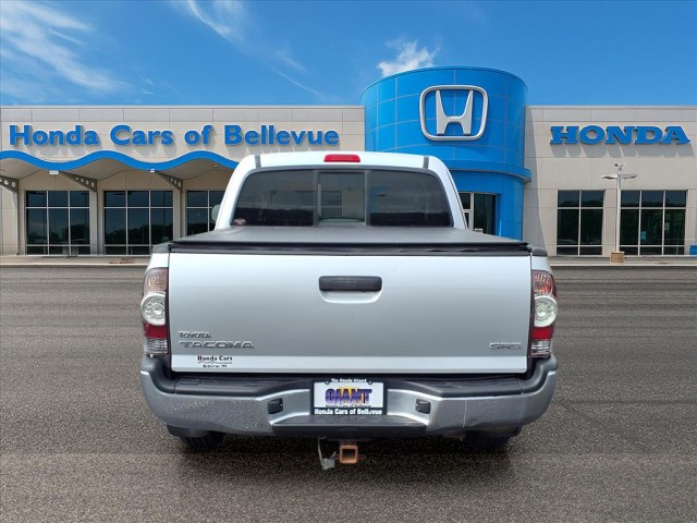 2011 Toyota Tacoma photo 4