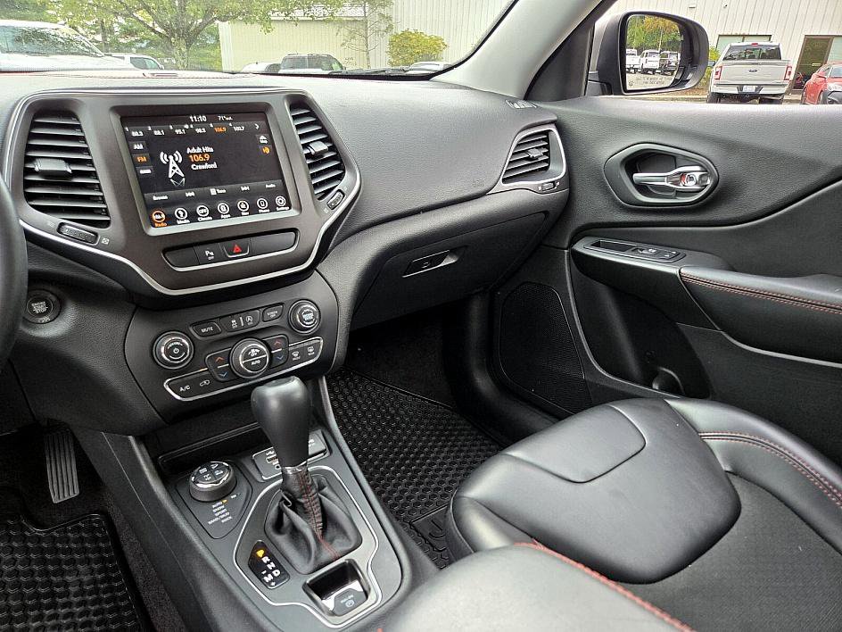 2019 Jeep Cherokee Trailhawk photo 19
