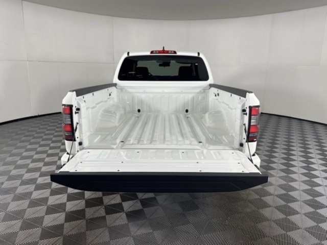 2025 Nissan Frontier SV photo 7