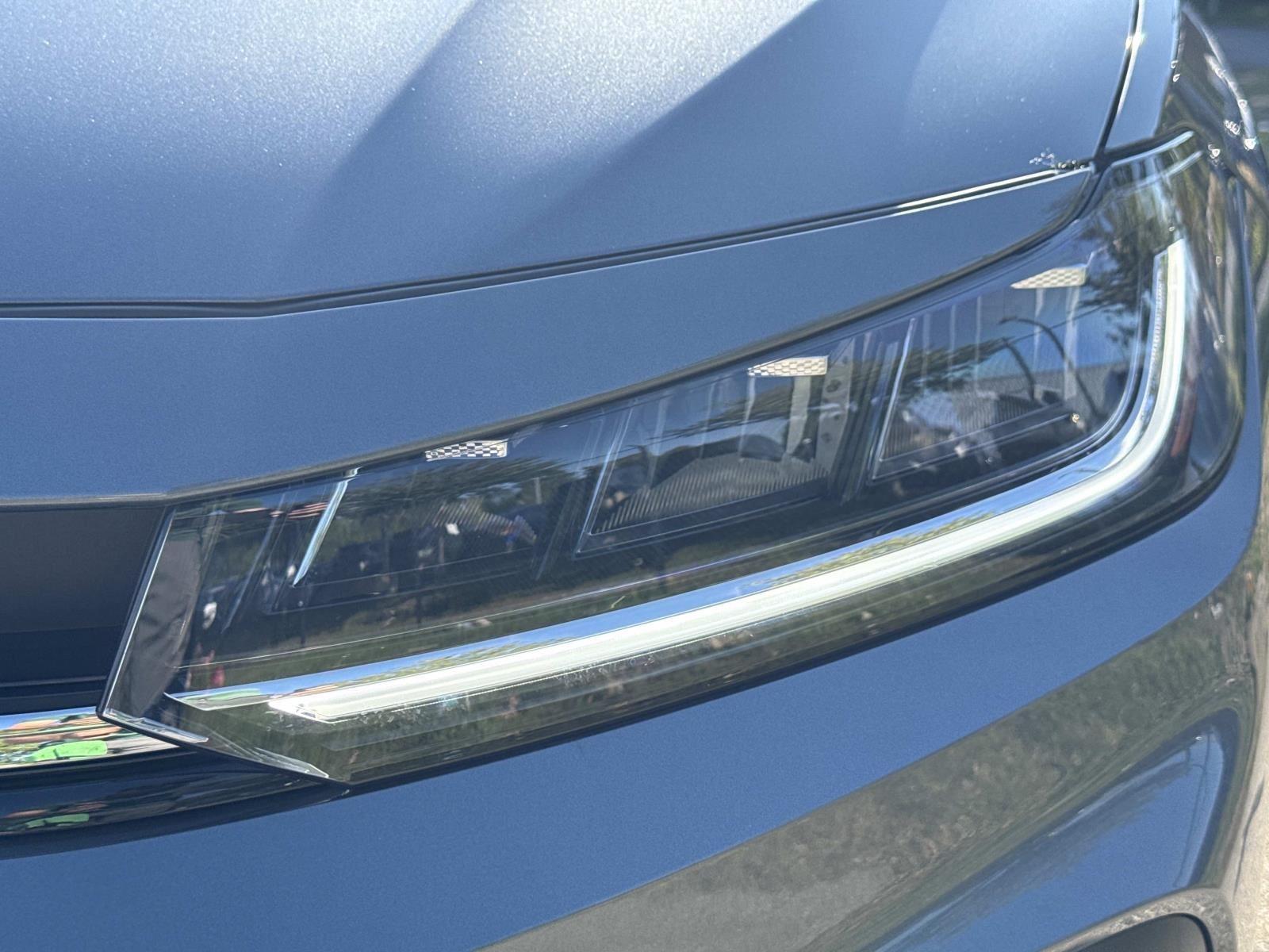 2025 Volkswagen Jetta SE photo 4