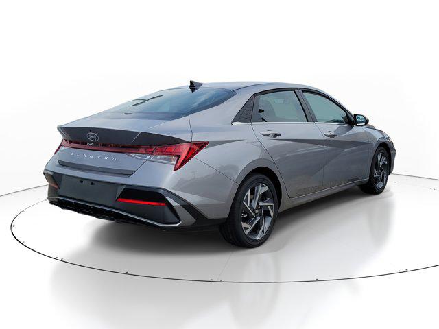 2025 Hyundai Elantra SEL Convenience photo 4