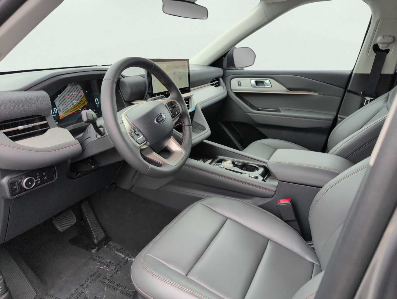 2025 Ford Explorer photo 7