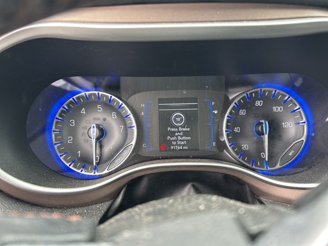 2019 Chrysler Pacifica Touring L photo 4